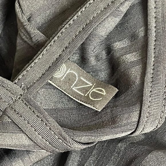 ONZIE One Size Black Cross Back Tank - Picture 4 of 6